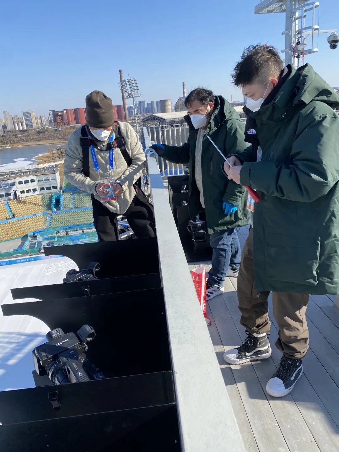 谷爱凌夺金创历史 | 转播“特种兵”展现雪上转播技能，中国自研自由视角登陆冬奥舞台