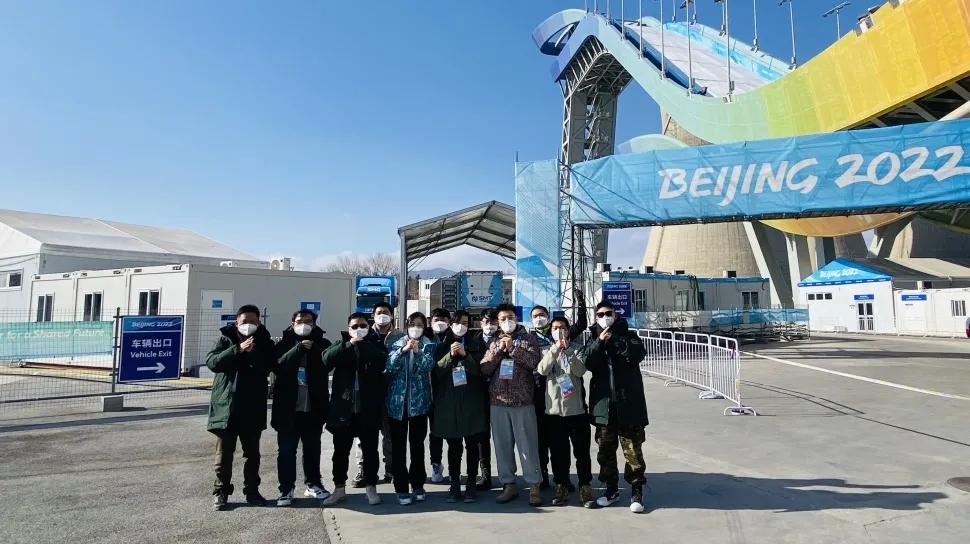 谷爱凌夺金创历史 | 转播“特种兵”展现雪上转播技能，中国自研自由视角登陆冬奥舞台