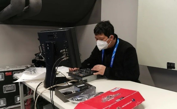 VAR为“我的眼睛就是尺”鉴证 ，SMT天鹰转播“特种兵"带您见证中国极速夺得首金瞬间